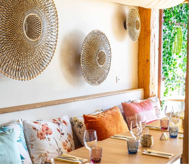 Naya - Bar Restaurant - Saint Laurent du Var - top restaurant SAINT-LAURENT-DU-VAR